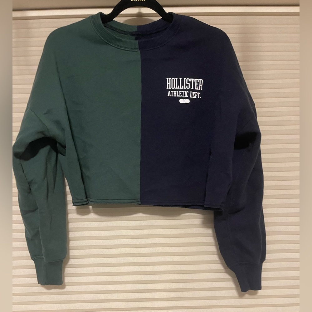 Hollister cropped crewneck